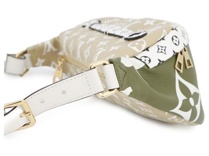 Bumbag gigante Monogram verde Louis Vuitton - vista 3