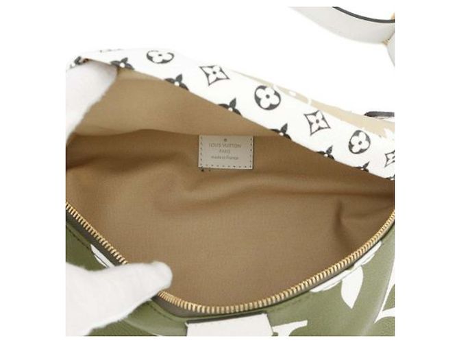 Bumbag gigante Monogram verde Louis Vuitton - vista 5