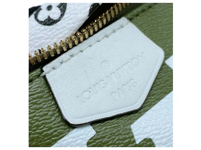 Bumbag gigante Monogram verde Louis Vuitton - vista 9