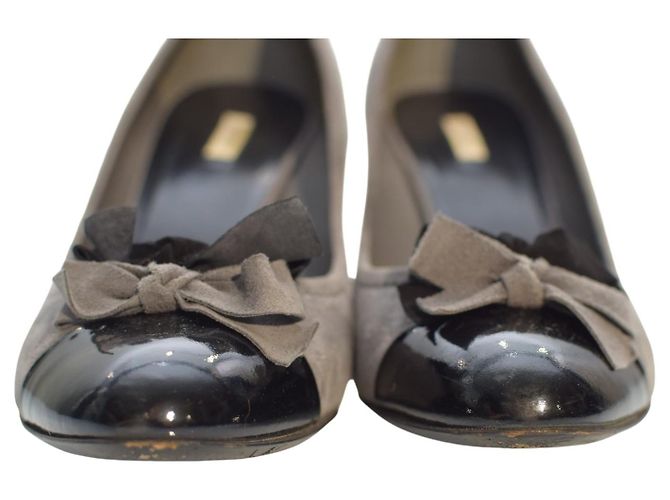 Miu Miu Wildleder Pumps mit Schleife – Grau mit schwarzer Lackspitze Größe 39,5 - Ansicht 12