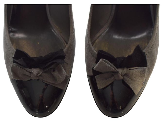 Miu Miu Wildleder Pumps mit Schleife – Grau mit schwarzer Lackspitze Größe 39,5 - Ansicht 6