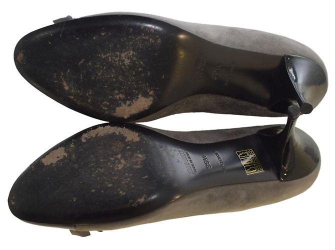 Miu Miu Wildleder Pumps mit Schleife – Grau mit schwarzer Lackspitze Größe 39,5 - Ansicht 9