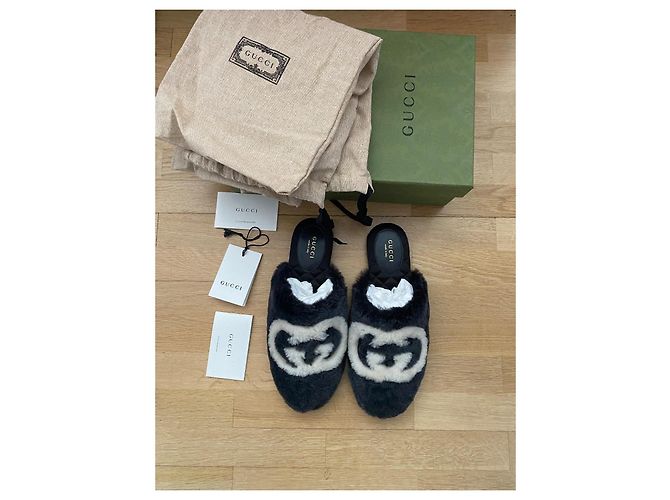 Schwarze Lammfell-Mules mit GG-Logo von Gucci Weiß - Ansicht 2