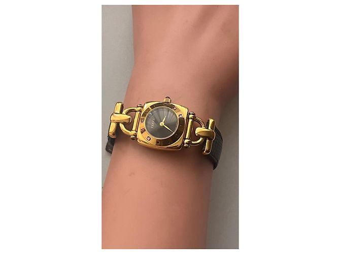 Orologio Gucci 6300L Placcato Oro Quadrante Nero - vista 10