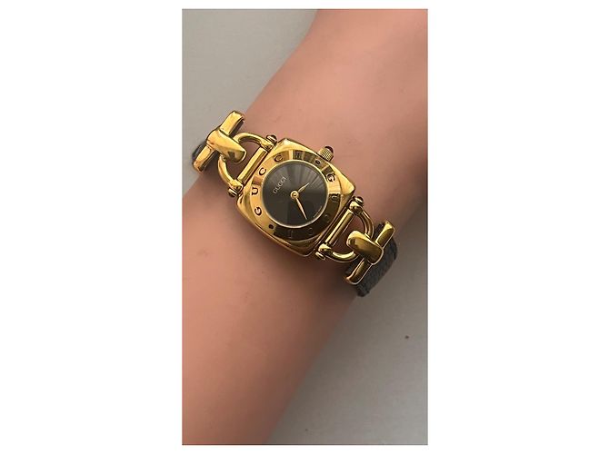 Orologio Gucci 6300L Placcato Oro Quadrante Nero - vista 9