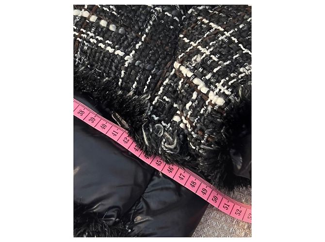 Cambon Chanel Giacca a piuma "Coco neige" in tweed e poliammide Nero Bianco - vista 11