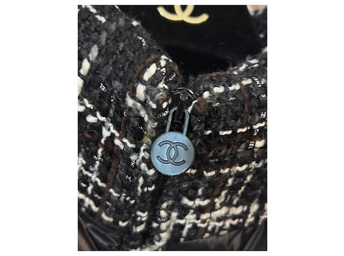 Cambon Chanel Giacca a piuma "Coco neige" in tweed e poliammide Nero Bianco - vista 6