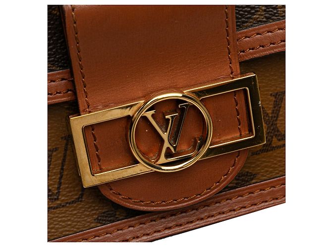 Carteira Louis Vuitton Dauphine Wallet on Chain em Monograma Reverso Marrom - vista 6