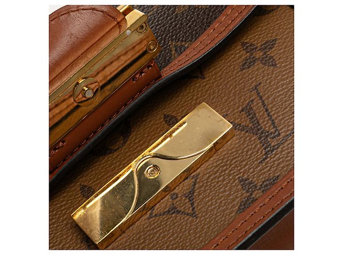 Carteira Louis Vuitton Dauphine Wallet on Chain em Monograma Reverso Marrom - vista 7