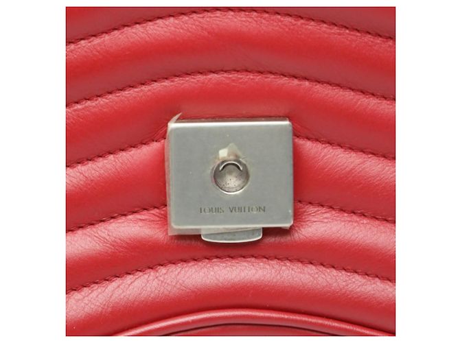 Borsa a spalla in pelle New Wave con catena Louis Vuitton Rosso - vista 14