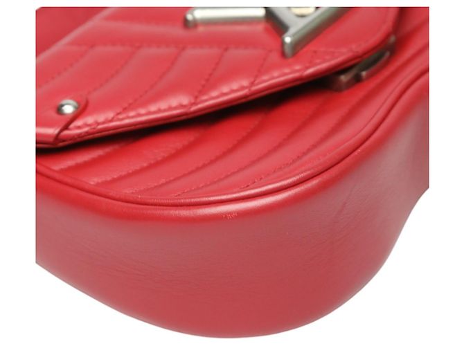 Borsa a spalla in pelle New Wave con catena Louis Vuitton Rosso - vista 5