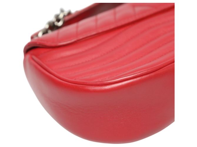 Borsa a spalla in pelle New Wave con catena Louis Vuitton Rosso - vista 7