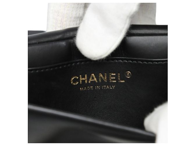 Schultertasche aus schwarzem Lammleder von Chanel - Ansicht 17