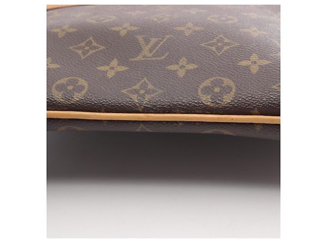 Bolso de Hombro Cousin GM Louis Vuitton Castaño Monograma - vista 9