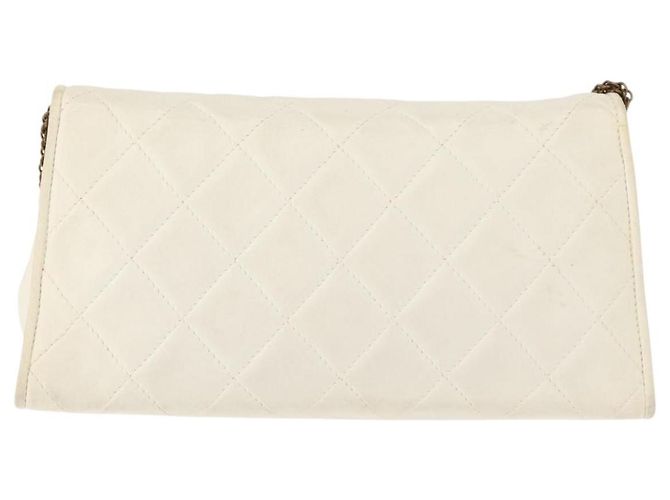 Wallet On Chain Cartera Chanel Full Flap en cadena de piel de cordero acolchada Blanco - vista 2