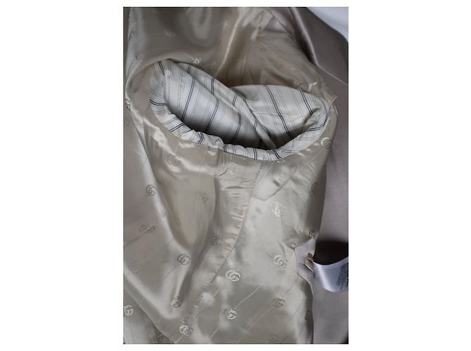 Doppelreihiger Satin-Blazer in Hellrosa von Gucci Pink - Ansicht 7