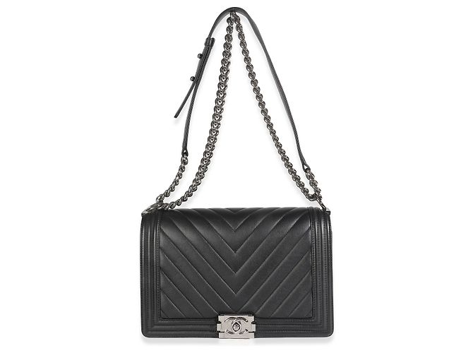 Borsa Boy Nuova Media in Pelle di Vitello Nera Trapuntata a Chevron di Chanel Nero - vista 5