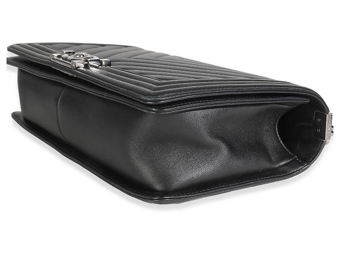 Borsa Boy Nuova Media in Pelle di Vitello Nera Trapuntata a Chevron di Chanel Nero - vista 6