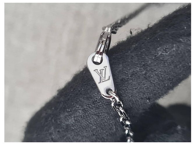 Louis Vuitton Collana Locket LV Ciel SS20 Virgil Abloh Rara Nero Blu chiaro - vista 16
