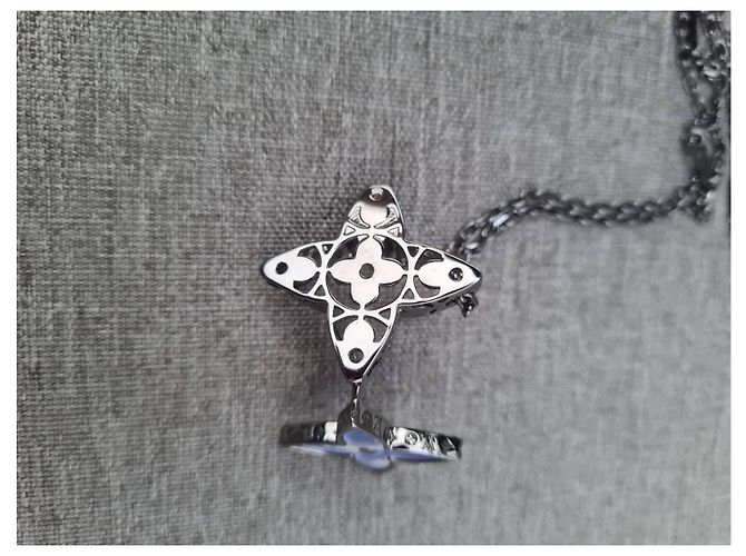 Louis Vuitton Collana Locket LV Ciel SS20 Virgil Abloh Rara Nero Blu chiaro - vista 9