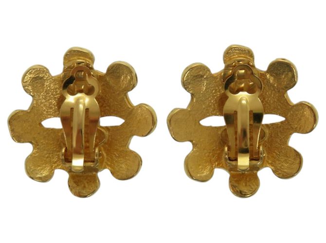 Vintage Coco Mark Blumen Metall Gold Ohrringe von Chanel Golden - Ansicht 2