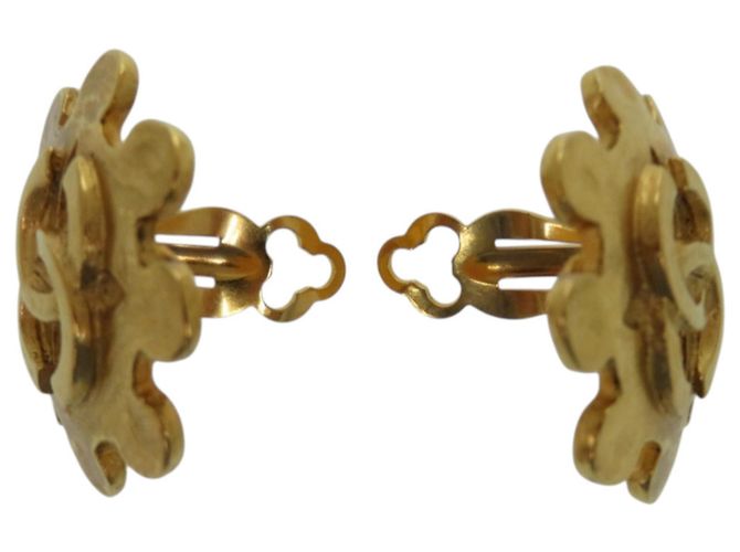 Vintage Coco Mark Blumen Metall Gold Ohrringe von Chanel Golden - Ansicht 3