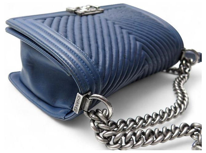 CHANEL BOY MEDIUM 25 CM CHEVRON BLAU LEDER HANDTASCHE - Ansicht 3