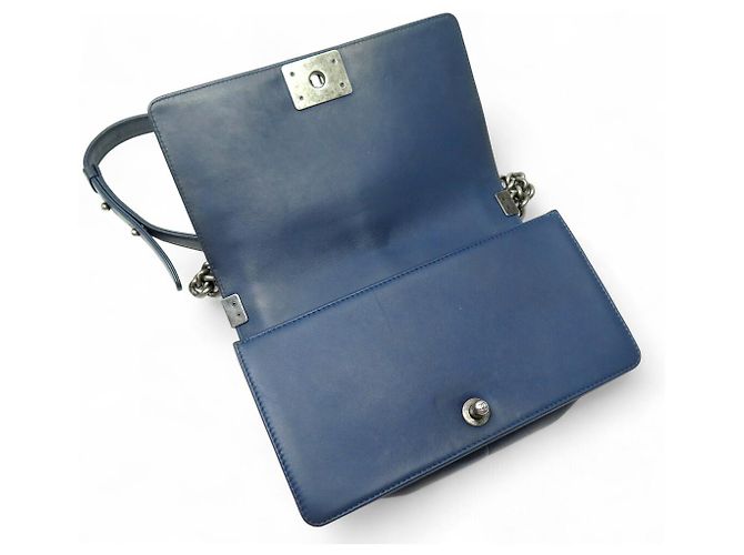 CHANEL BOY MEDIUM 25 CM CHEVRON BLAU LEDER HANDTASCHE - Ansicht 9