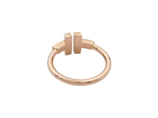Anello Tiffany & Co, collezione "Wire" "Tiffany T" in oro rosa e onice. - vista 4