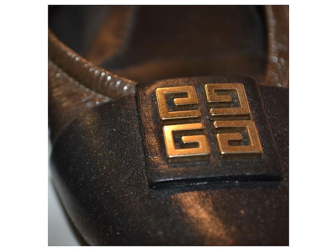 Ballerine Givenchy in pelle e vernice marrone nero - vista 3