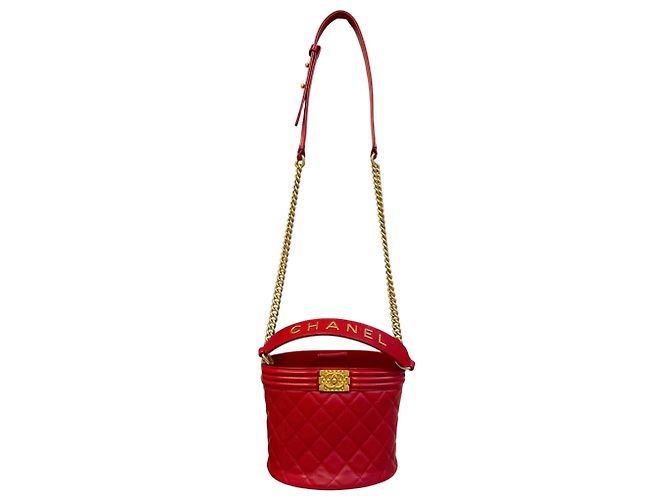 Borsa Bucket Boy in pelle di vitello trapuntata Chanel rossa / hardware dorato Rosso - vista 17