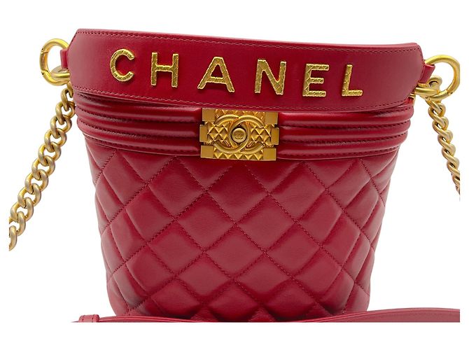 Borsa Bucket Boy in pelle di vitello trapuntata Chanel rossa / hardware dorato Rosso - vista 18