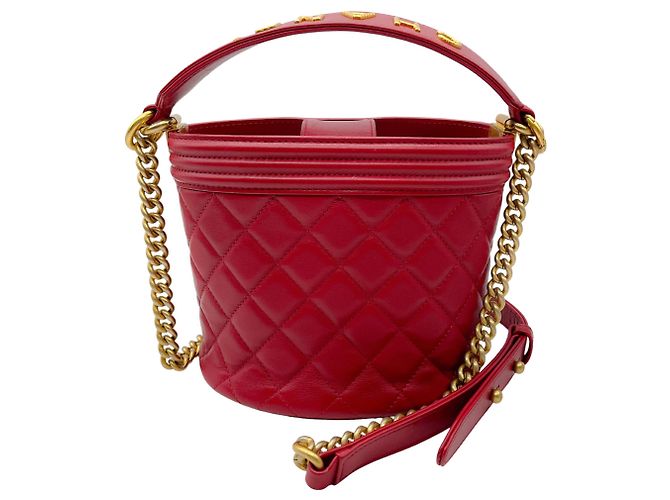 Borsa Bucket Boy in pelle di vitello trapuntata Chanel rossa / hardware dorato Rosso - vista 3