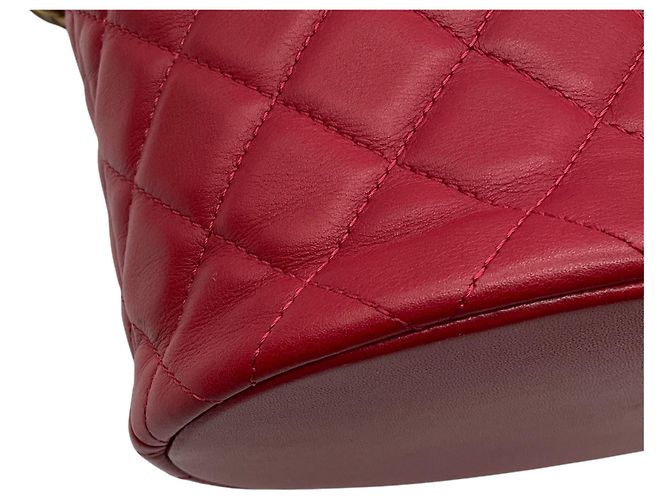 Borsa Bucket Boy in pelle di vitello trapuntata Chanel rossa / hardware dorato Rosso - vista 5