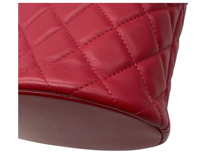 Borsa Bucket Boy in pelle di vitello trapuntata Chanel rossa / hardware dorato Rosso - vista 6