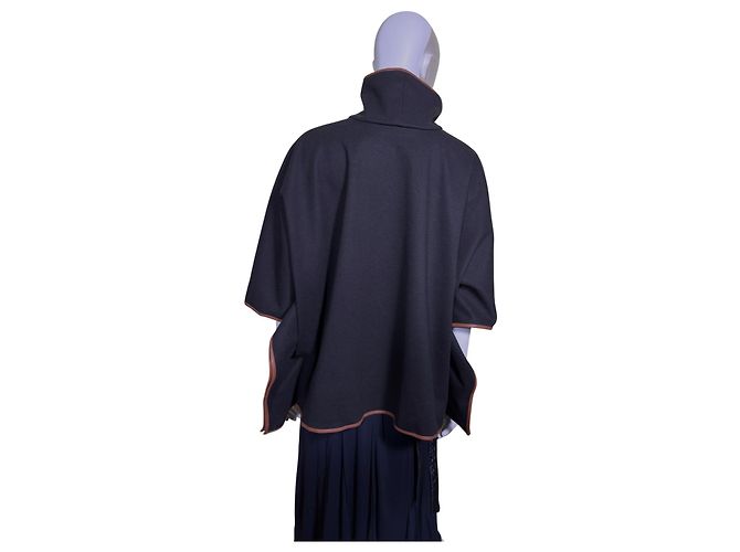 Autre Marque Tuckernuck Piper Poncho Schwarz mit Lederbesatz Braun - Ansicht 3
