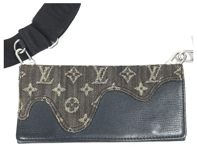 Pochette Trio della Collezione LV Squared di Louis Vuitton M81013 Nero Monogramma - vista 10