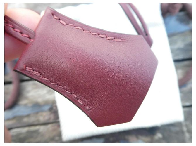 Hermès rote Clochette allein für Kelly oder Birkin, neuer Staubbeutel - Ansicht 3