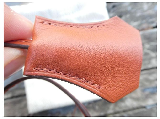 Clochette Hermès nuova per borsa Hermès Kelly, Birkin con il suo dustbag Marrone - vista 3
