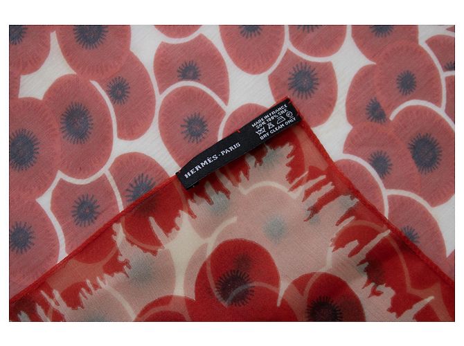 Hermès Bufanda de seda estampada con flores rojas Hermes Blanco - vista 3