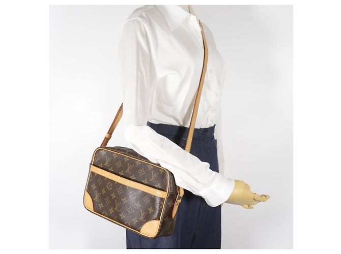 Borsa a Spalla Trocadero 27 di Louis Vuitton Marrone - vista 16