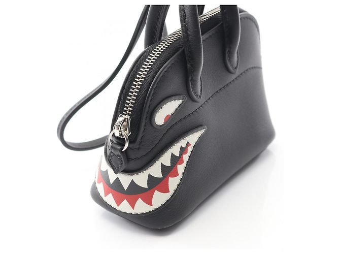 Charm Bolide Shark in pelle Swift nera di Hermès Nero - vista 8