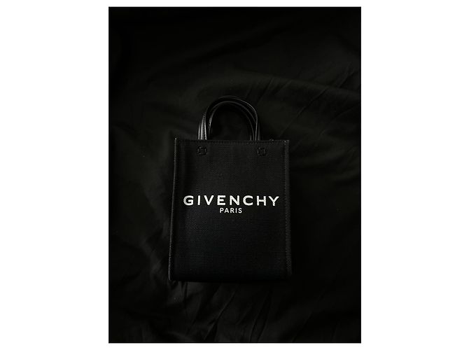 Borsa Givenchy G Tire Mini Verticale Nera in Pelle Nero - vista 2