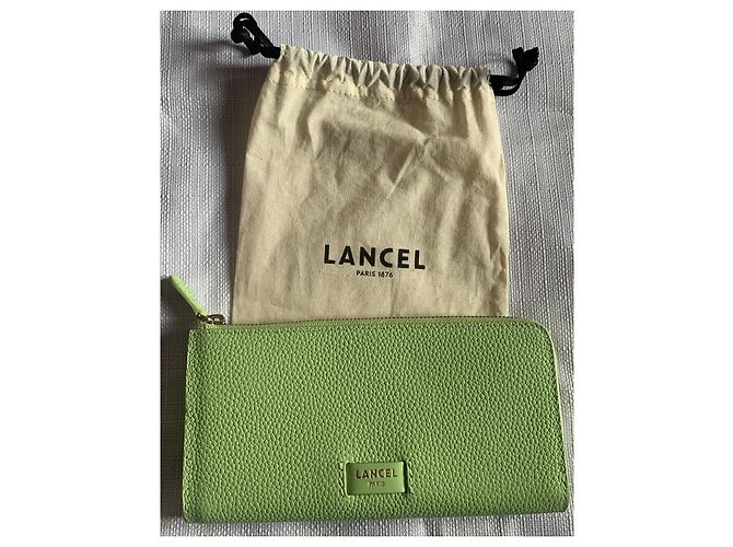 Lancel Portemonnaie aus grünem strukturiertem Leder - Ansicht 2