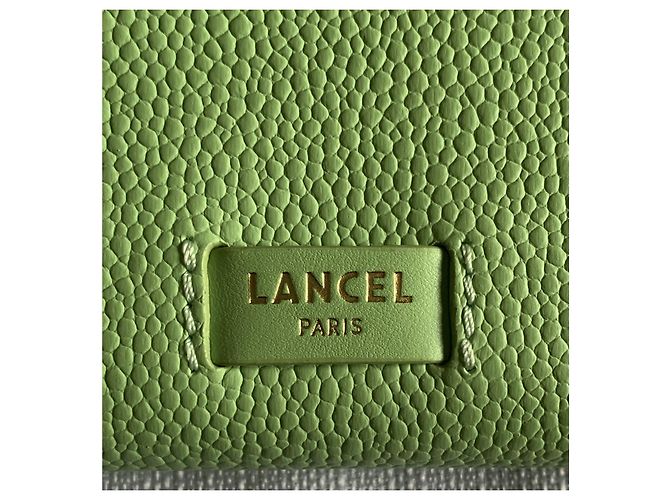 Lancel Portemonnaie aus grünem strukturiertem Leder - Ansicht 8
