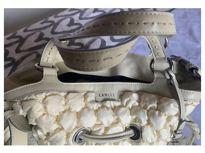 Borsa a secchiello Lancel First Flirt Crema Pelle - vista 9