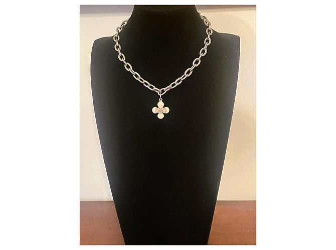 Bellissimo collier DOLCE & GABBANA con fiore con pietre bianche e logo Argento Bianco - vista 9