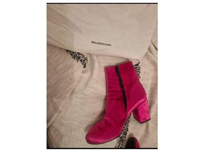 Botines Balenciaga de terciopelo fucsia - vista 2