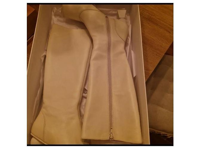 Jacquemus Les Carrés Ronds Lederstiefel Creme Roh - Ansicht 4