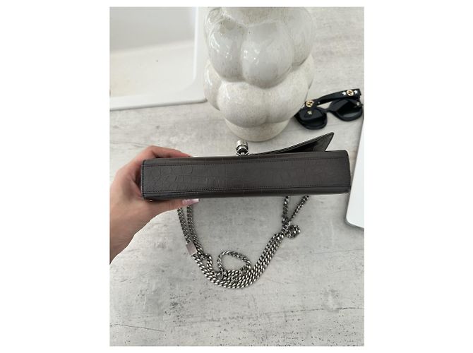Pompom Kate Borsa Saint Laurent Pompom Pelle Effetto Coccodrillo Marrone Scuro - vista 12